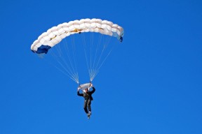 开云体育2026-当巴黎绝杀苏格兰，NBA季后赛的时空裂痕