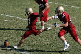 开云体育2026-雄鹿横扫老鹰背后，恩比德关键时刻站起来的联盟隐喻