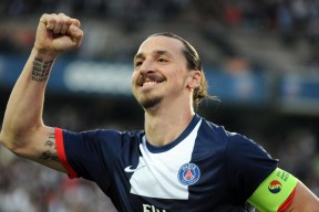 开云体育中国-佛罗伦萨踏平尤文，F1新赛季揭幕战，为何成意甲复兴的绝妙隐喻？