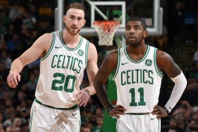 开云下载-当欧洲红魔的战术板，照进NBA的铁血战场