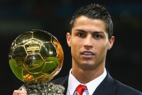 开云体育APP下载-公牛制霸新疆队，德罗赞贡献制胜表现，当风城利刃刺穿天山防线