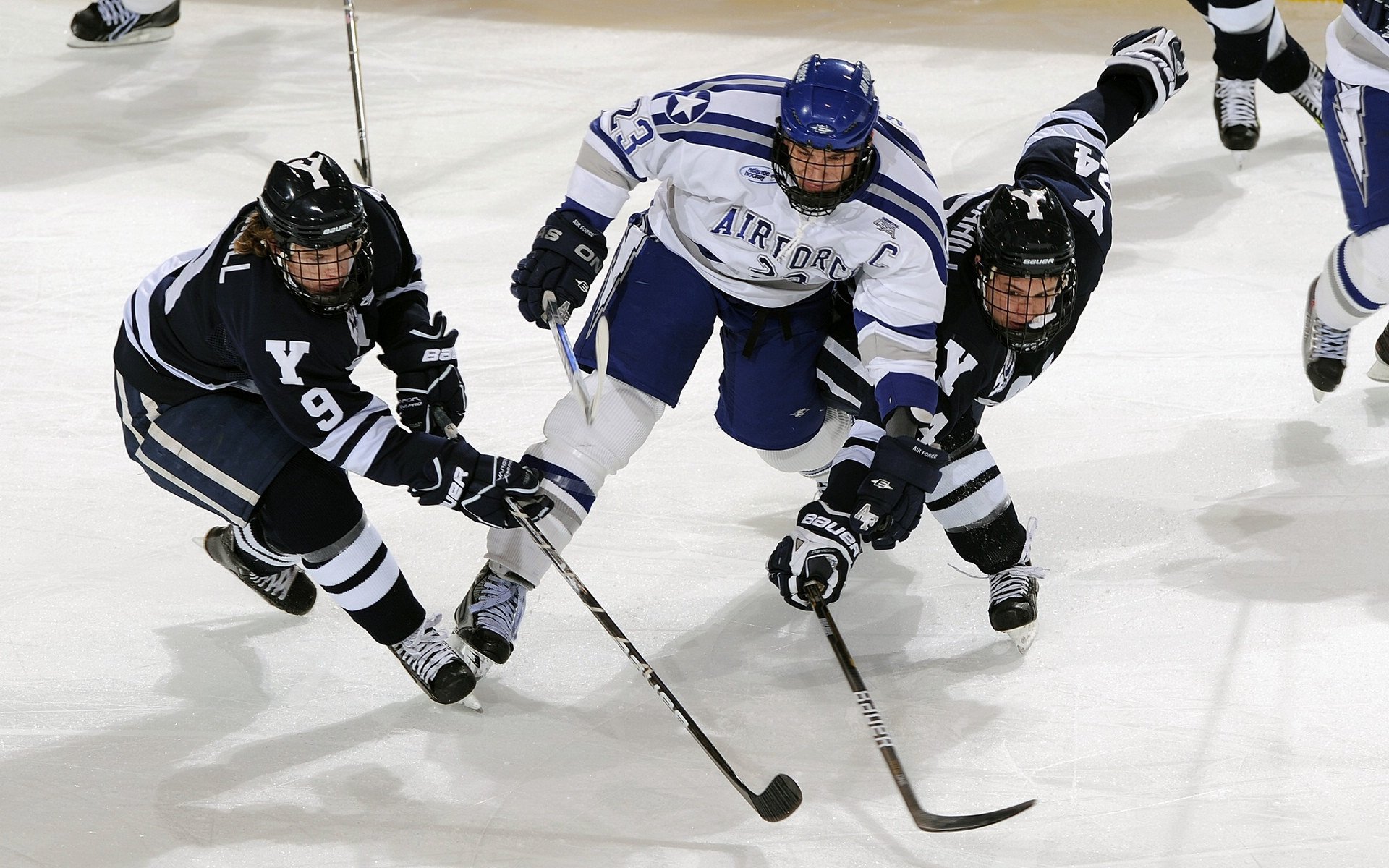 巴尔韦德爆发！奥地利掀翻比利亚雷亚尔，黄潜欧战神话终结