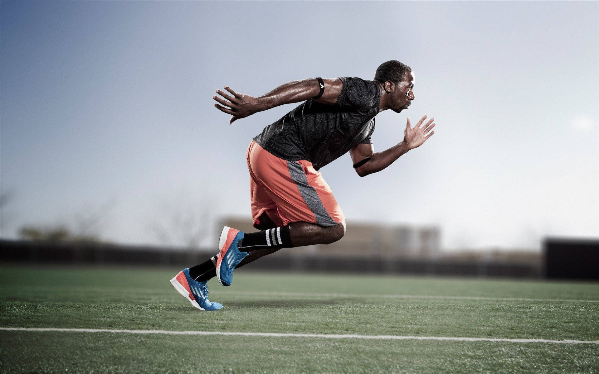 莱万，当大场面先生的利刃，刺穿奥地利的铁壁